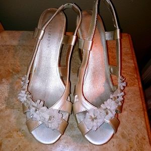 Off white wedge shoe